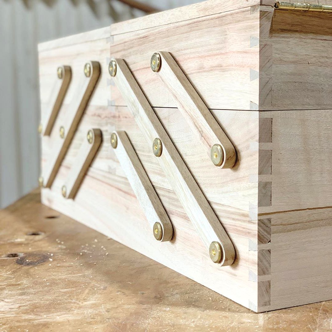 Интересный деревянный ящик для инструментов - фото 11