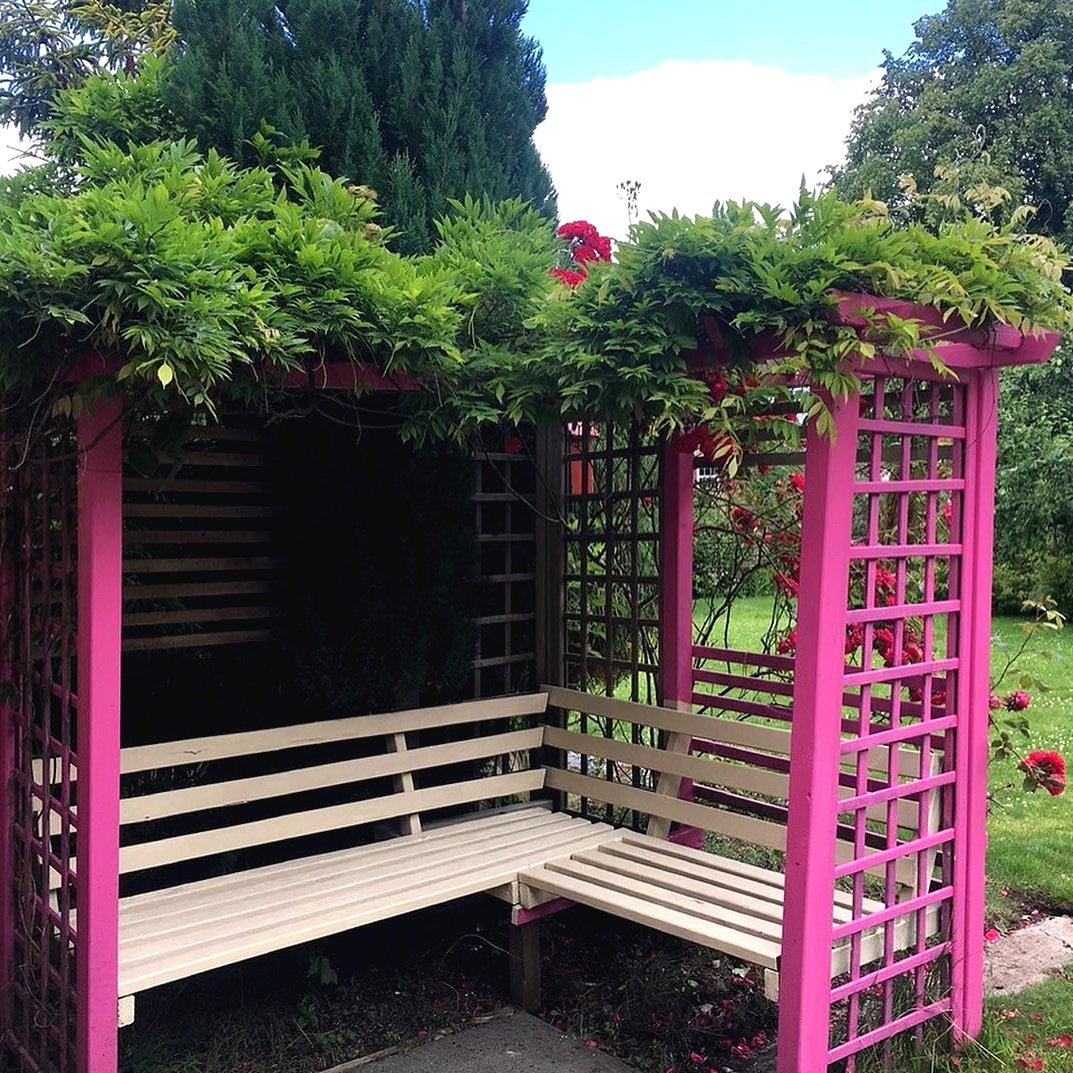 Беседка из деревянной решетки - фото 4