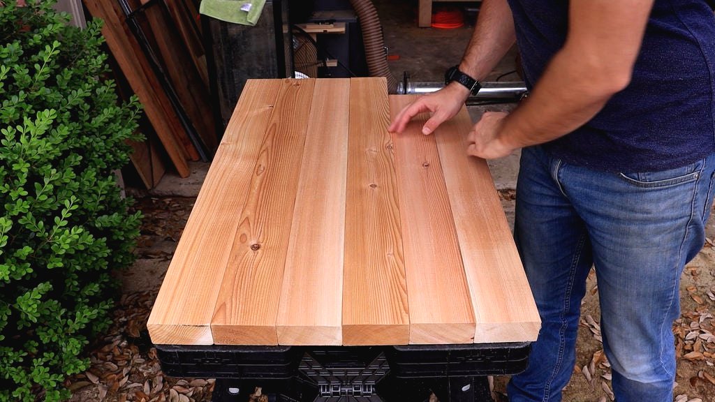 Интересная клумба из дерева - фото 2