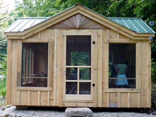 Интересная закрытая беседка - фото 2