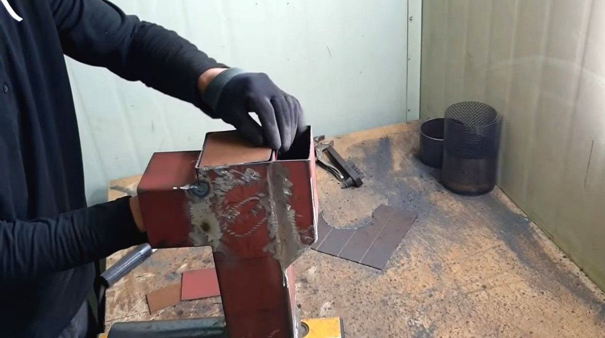 Небольшая печь с конфоркой и варочной плоскостью - фото 9