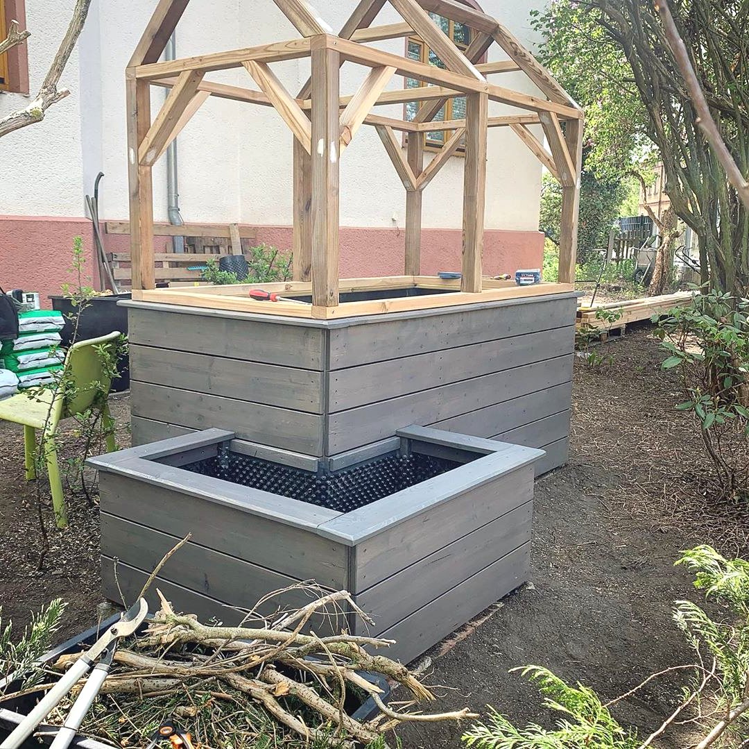 Очень красивая клумба для выращивания цветов - фото 16