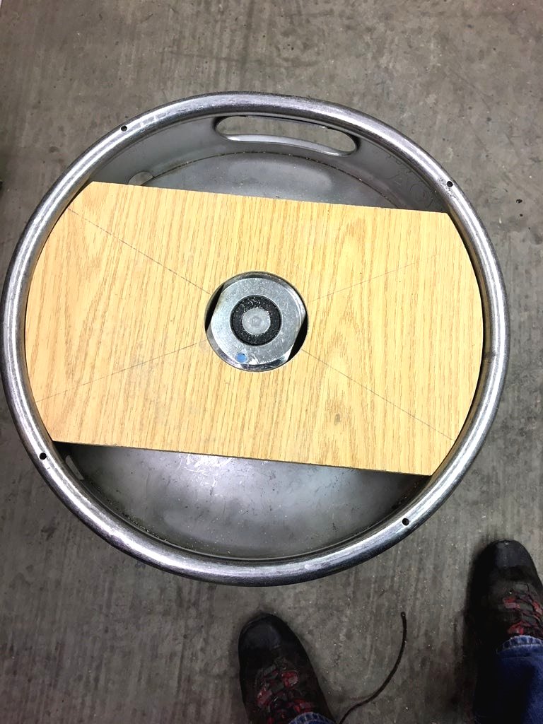 Стул из пивной кегли - фото 4