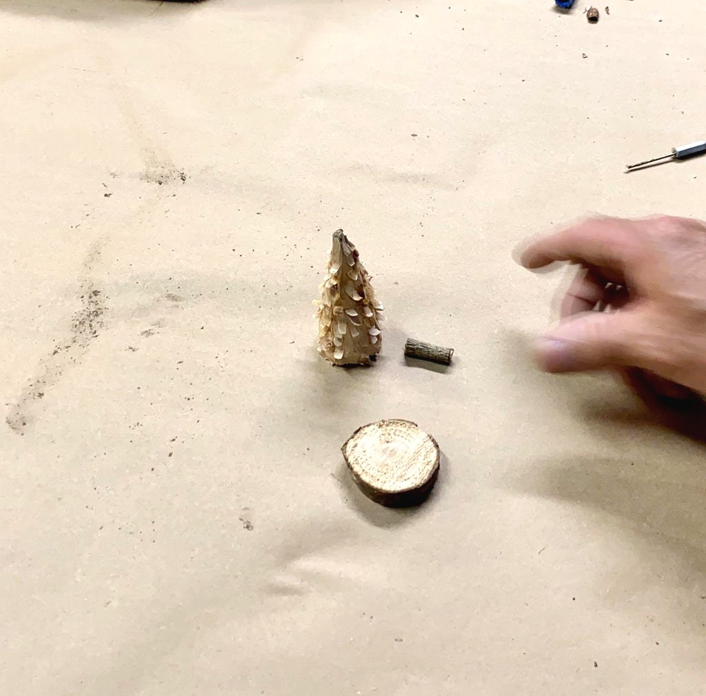 Маленькие настольные елочки своими руками - фото 7