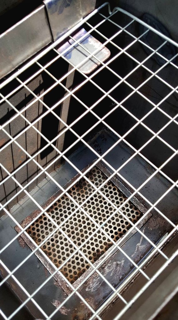 Оригинальная коптильня - фото 6