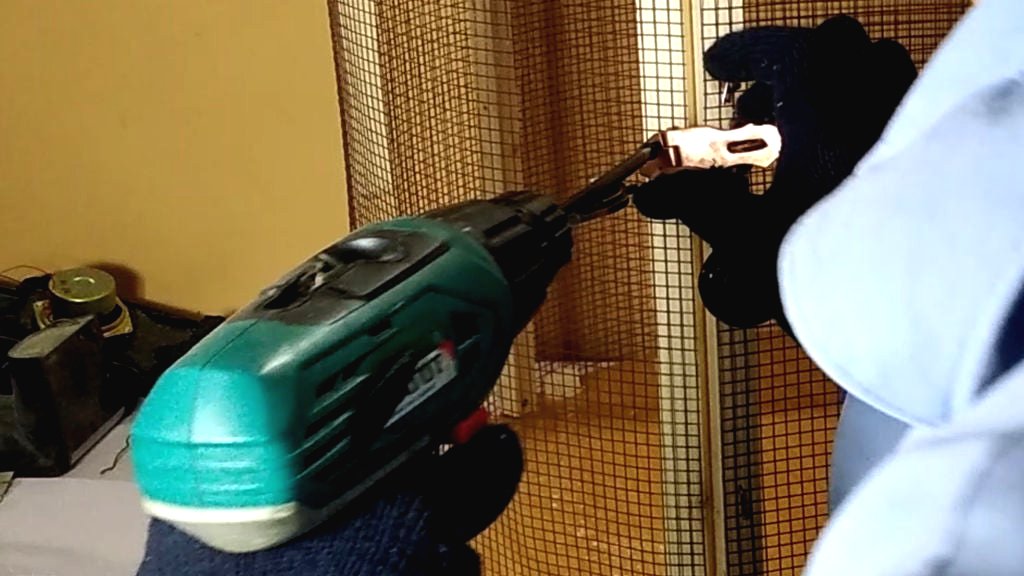 Деревянная клетка из старого стола - фото 15