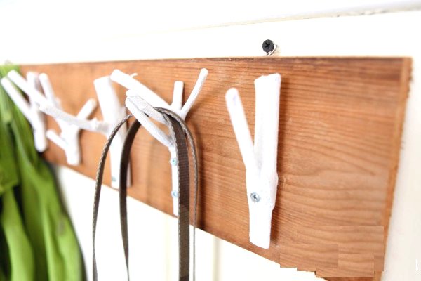 Вешалка из веток - фото 2