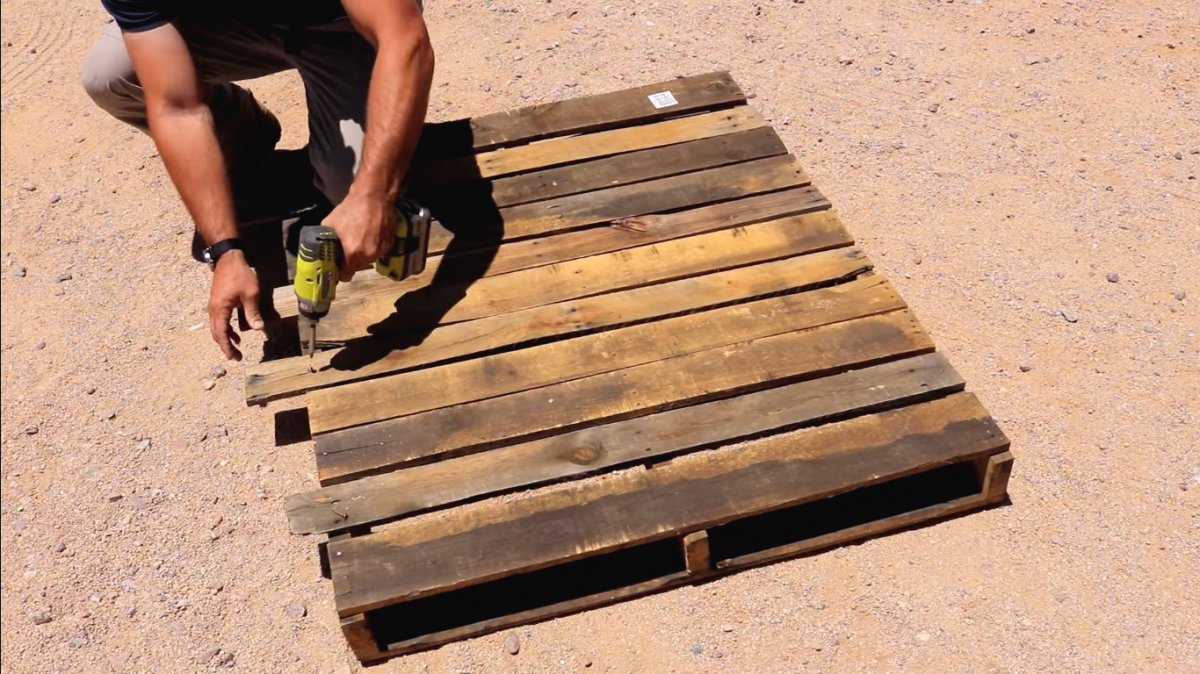 Оцинкованные грядки с металлическими дугами в качестве шпалеры - фото 2