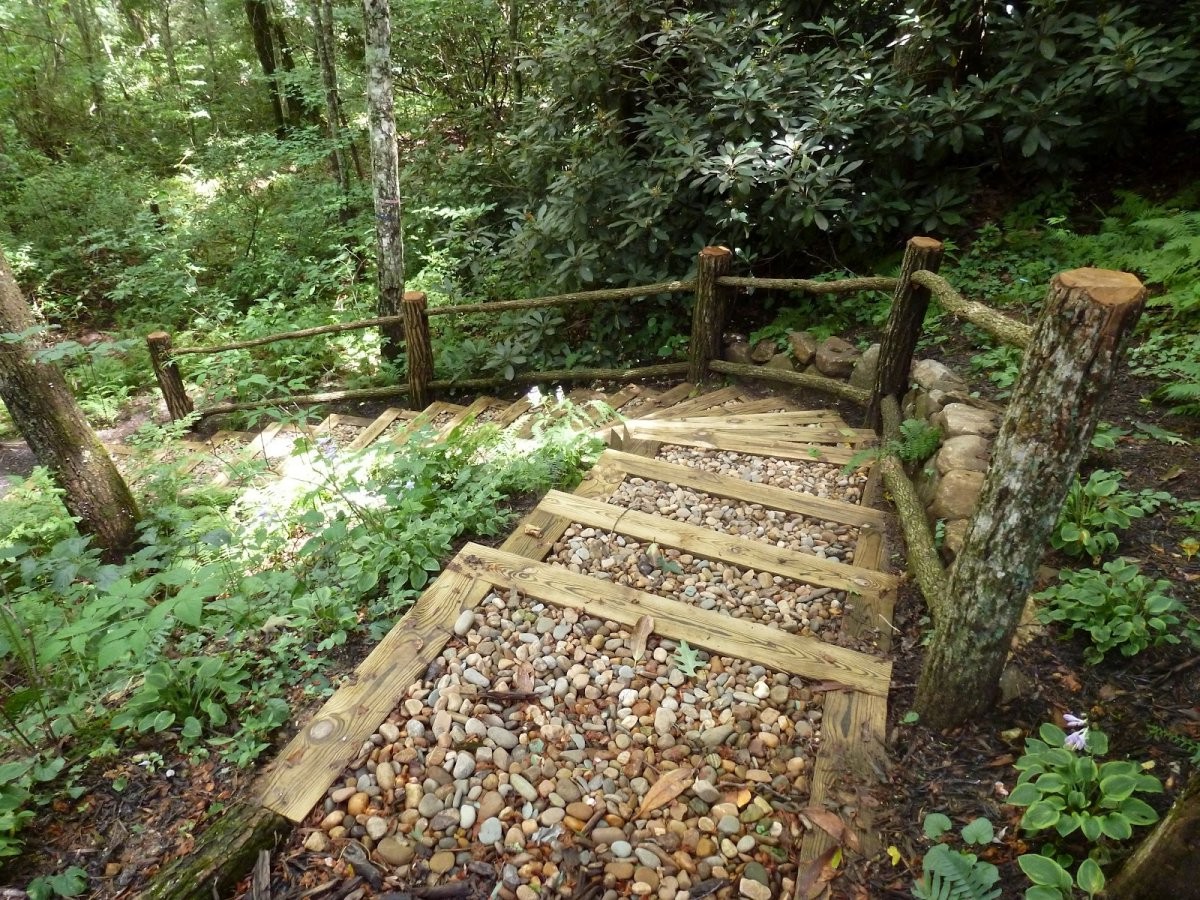 Дорожка из речной гальки - фото 4