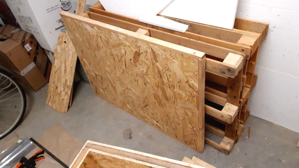 Будка из дерева - фото 2