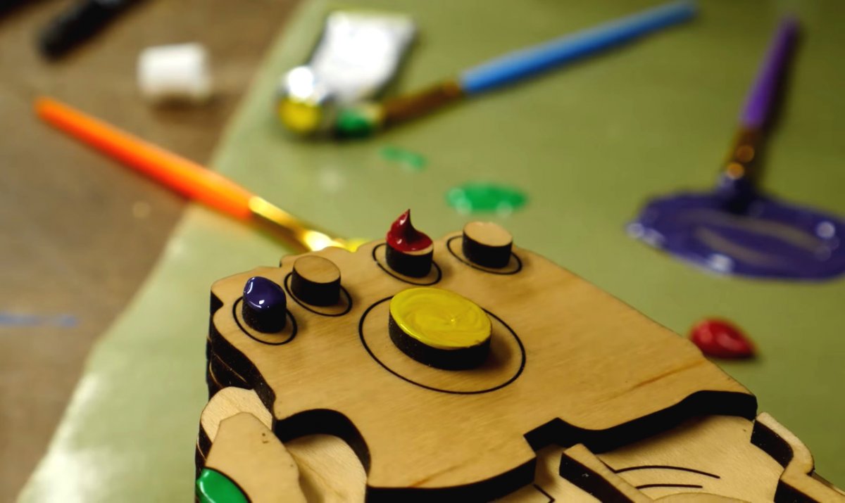 Деревянные щипцы как шуточный подарок к 23 февраля - фото 5