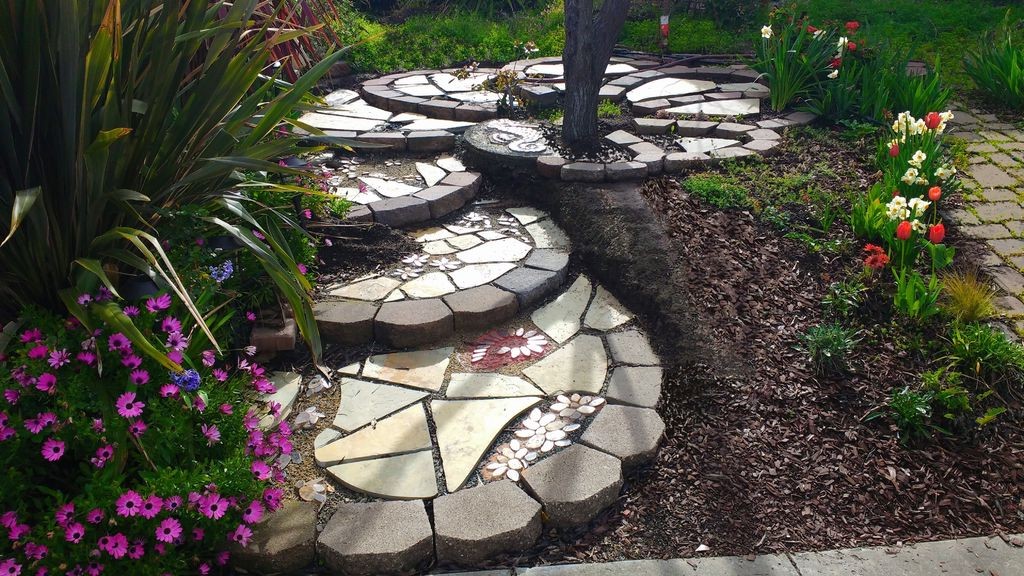 Спиральной формы садовая лестница - фото 2