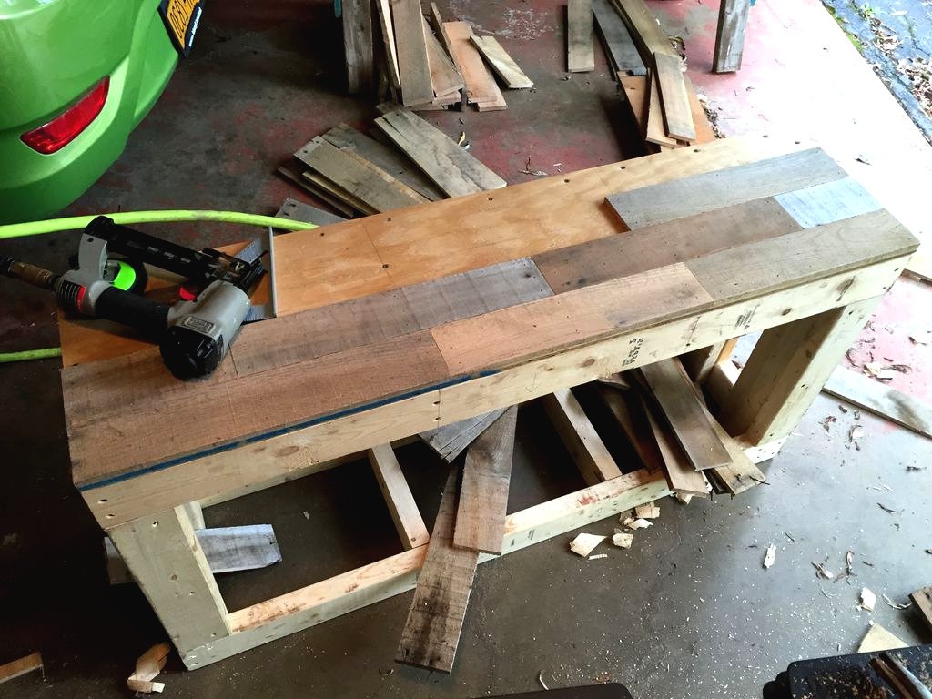 Шкаф из поддонов - фото 3