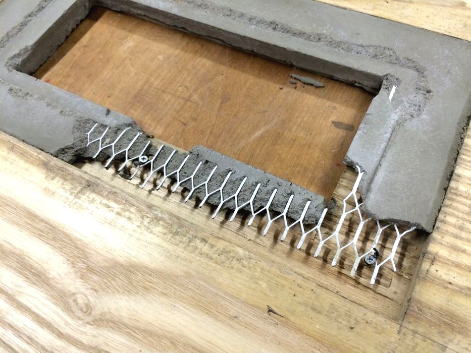 Столик с небольшим очагом в центре - фото 6