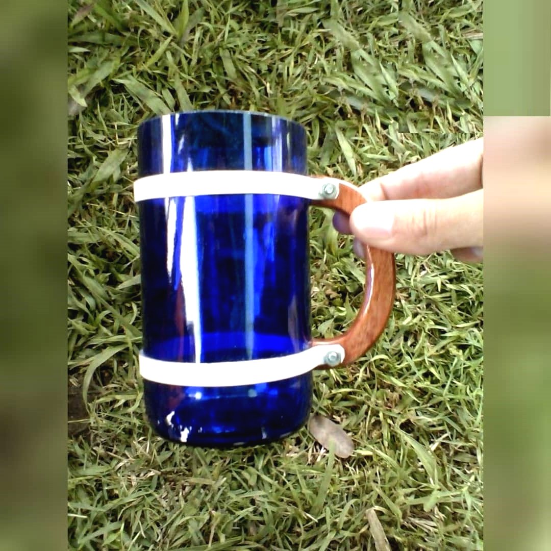 Что можно сделать из стеклянных бутылок своими руками - фото 12