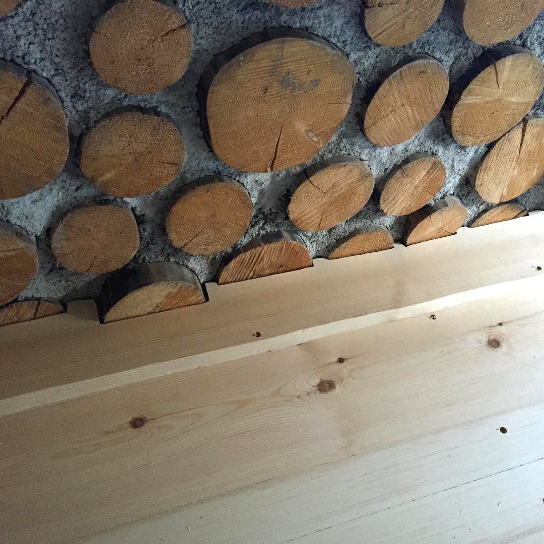 Необычная баня из бревен - фото 11