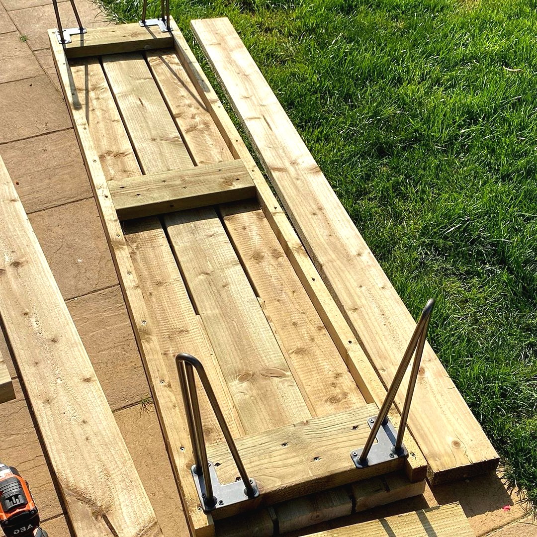 Интересная беседка из дерева - фото 9