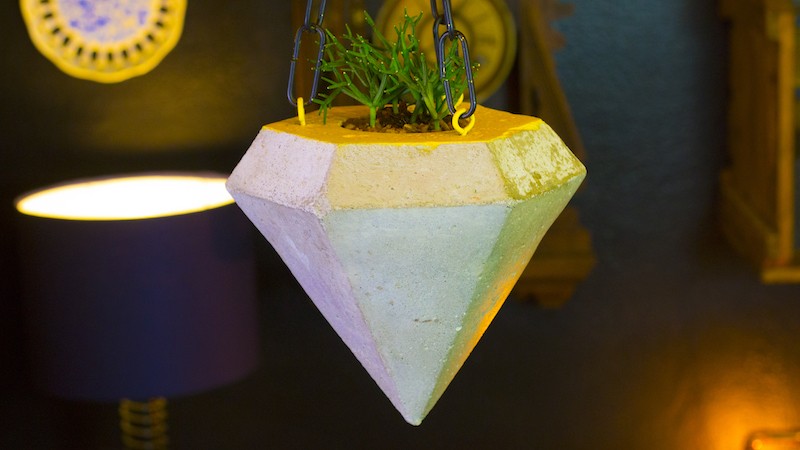 Горшок из цемента в форме алмаза - фото 11