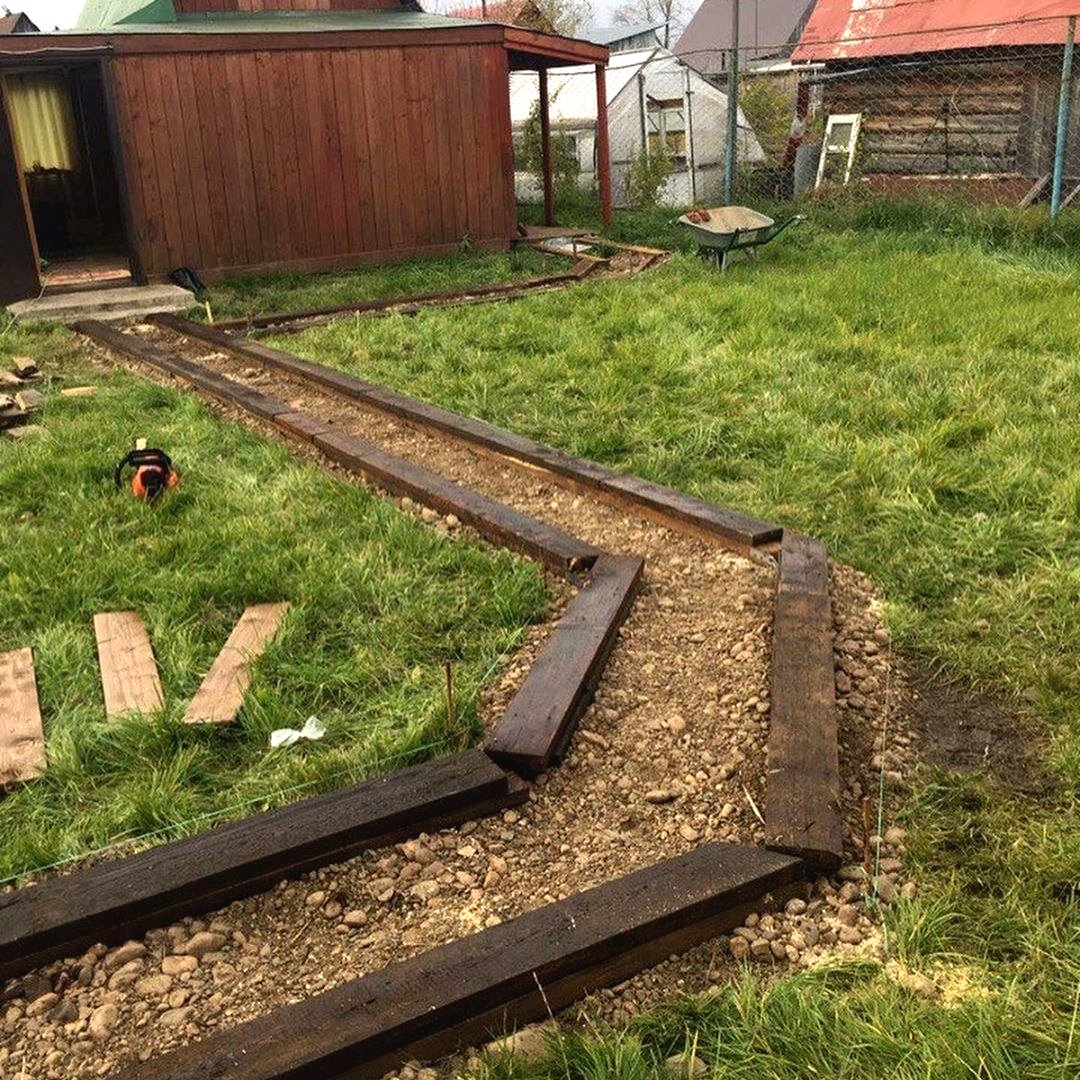 Садовая дорожка из дерева - фото 8