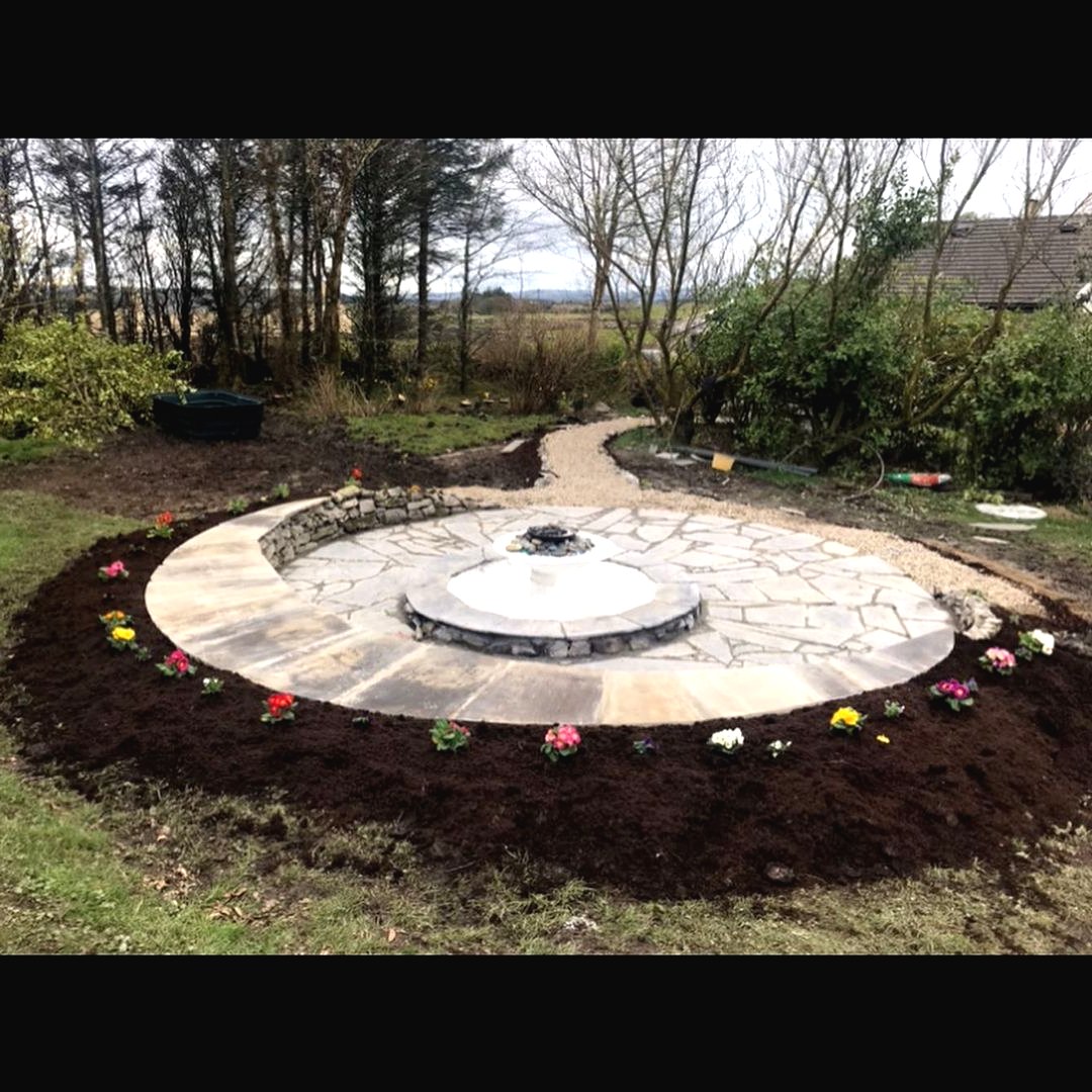 Оригинальная идея для патио с очагом - фото 5