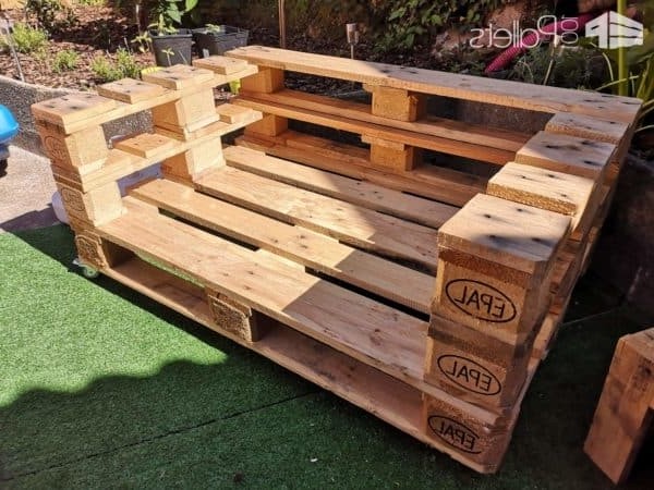 Садовый диван из поддона - фото 2