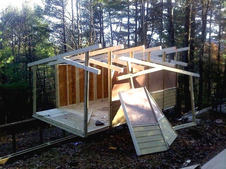 Домик с верандой из дерева - фото 4