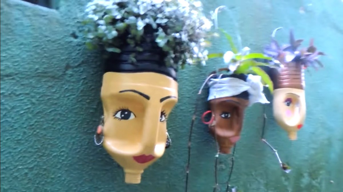 Оригинальные подвесные  горшки из пластиковых бутылок - фото 2