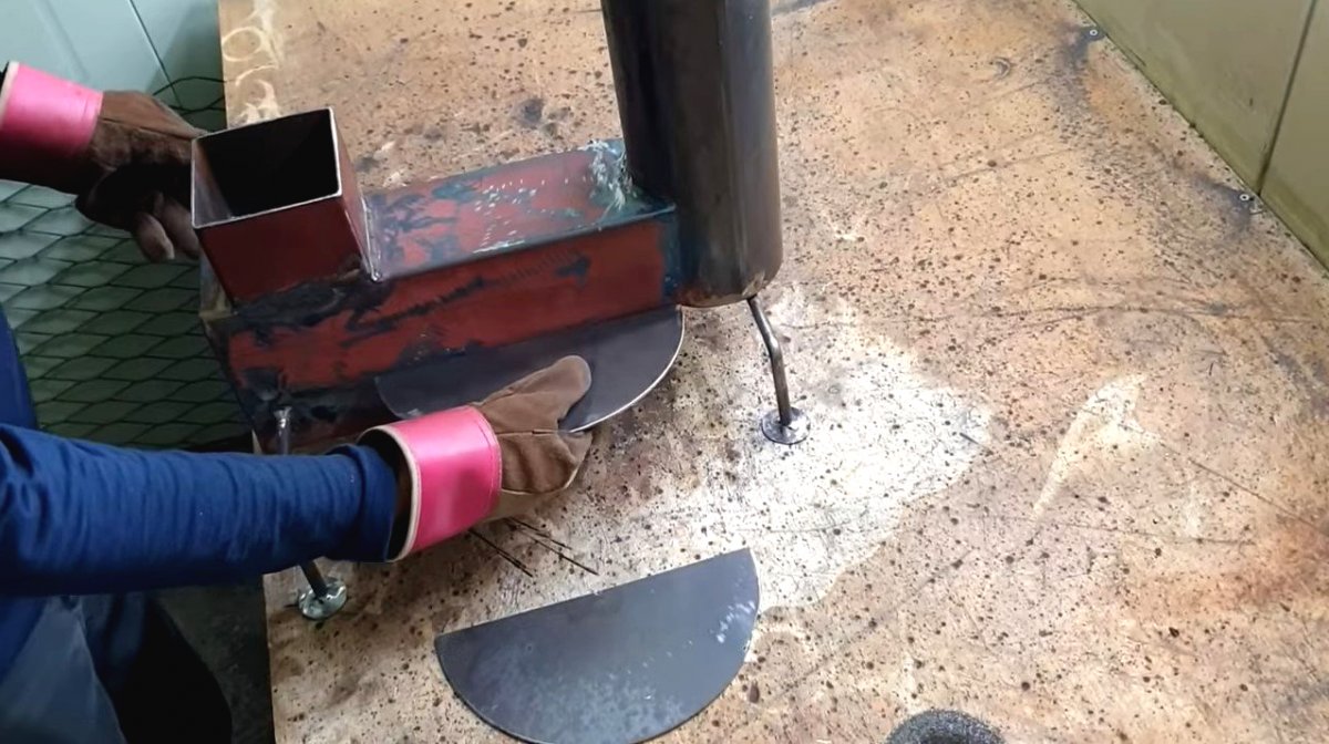 Небольшая печь с конфоркой и варочной плоскостью - фото 20