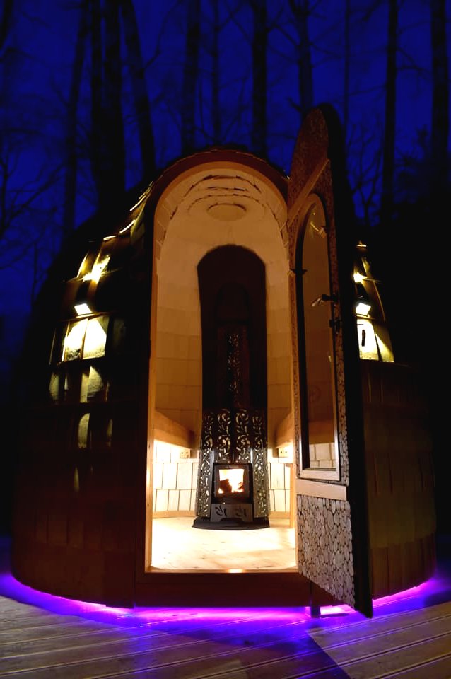 Оригинальная баня из дранки - фото 7