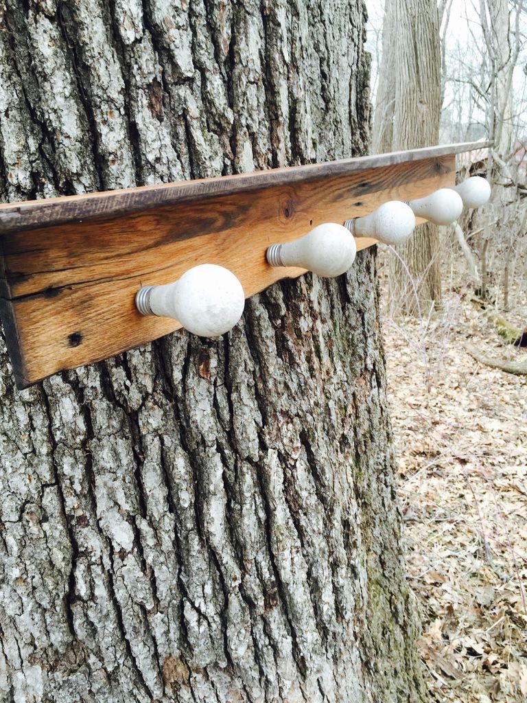 Необычная вешалка из бетонных лампочек - фото 2