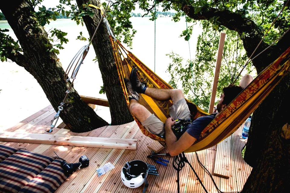 Оригинальный домик на дереве - фото 17