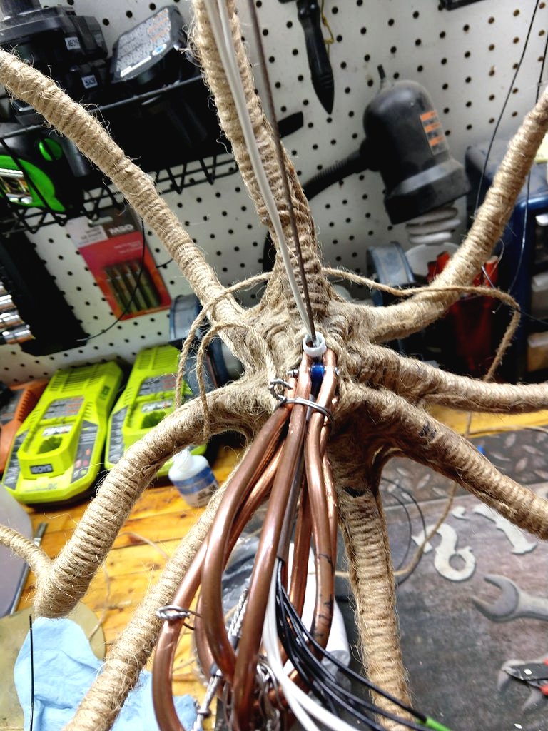 Оригинальная потолочная лампа - фото 10