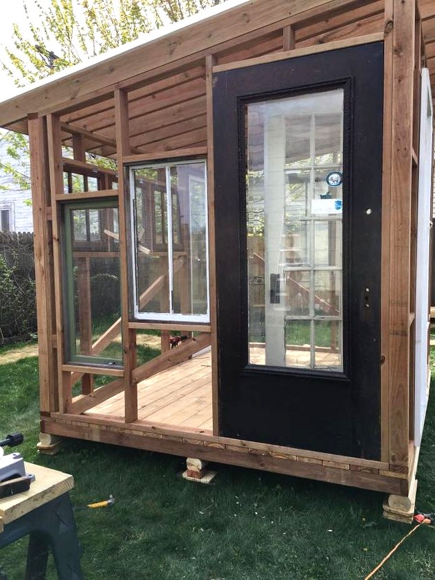 Садовая беседка из старых окон - фото 10