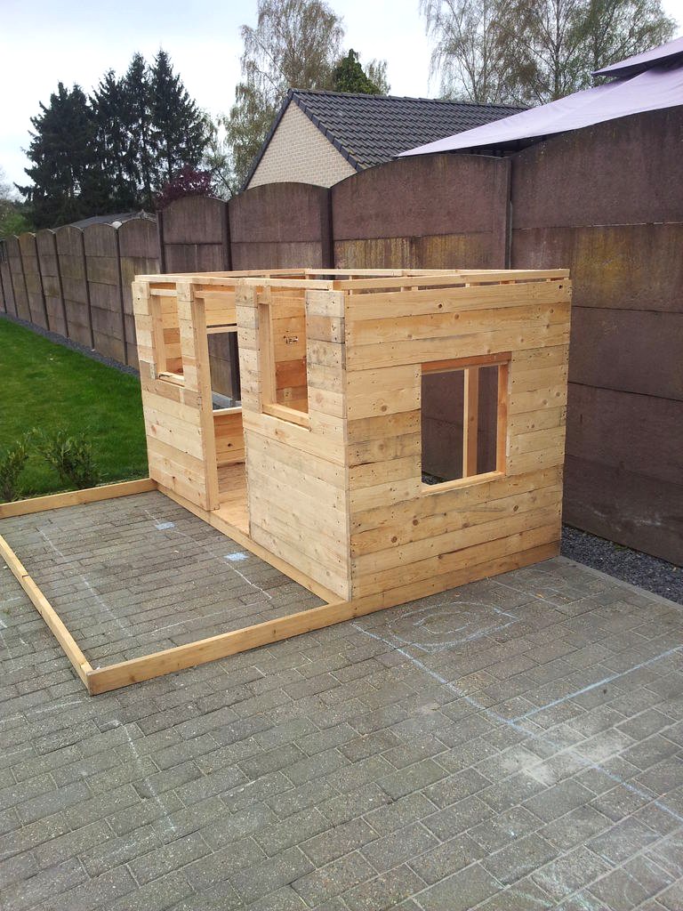 Игровой домик из поддонов - фото 7