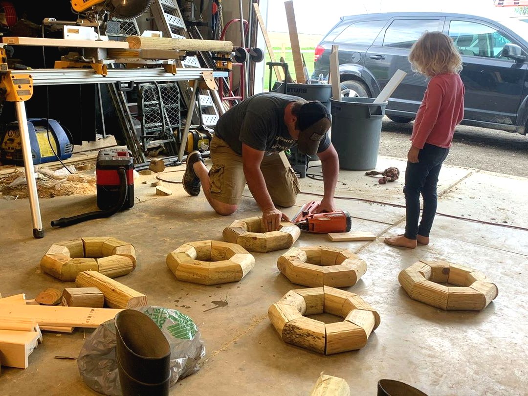 Необычные клумбы своими руками - фото 2