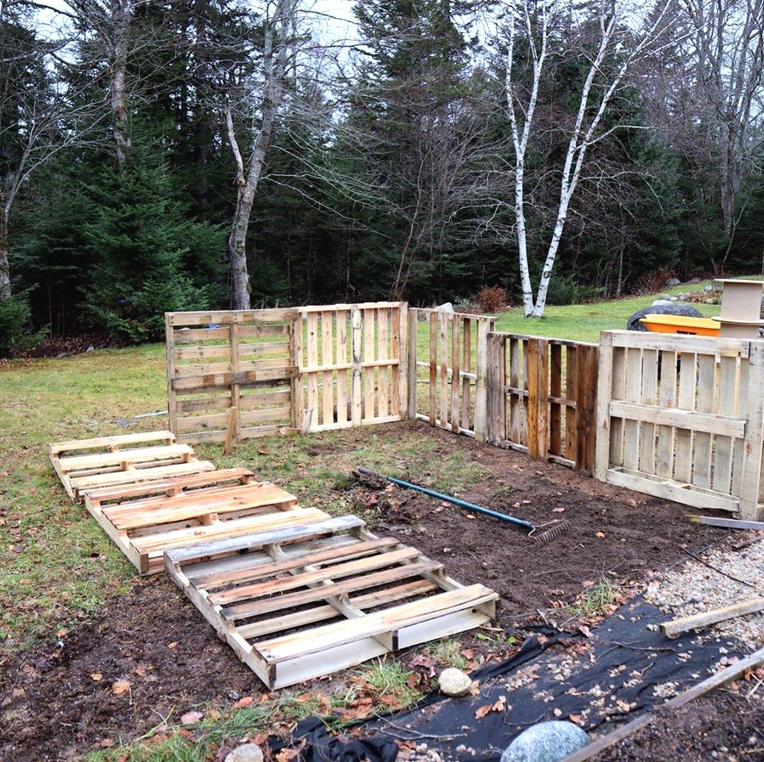 Необычная теплица с парниками из поддонов - фото 3