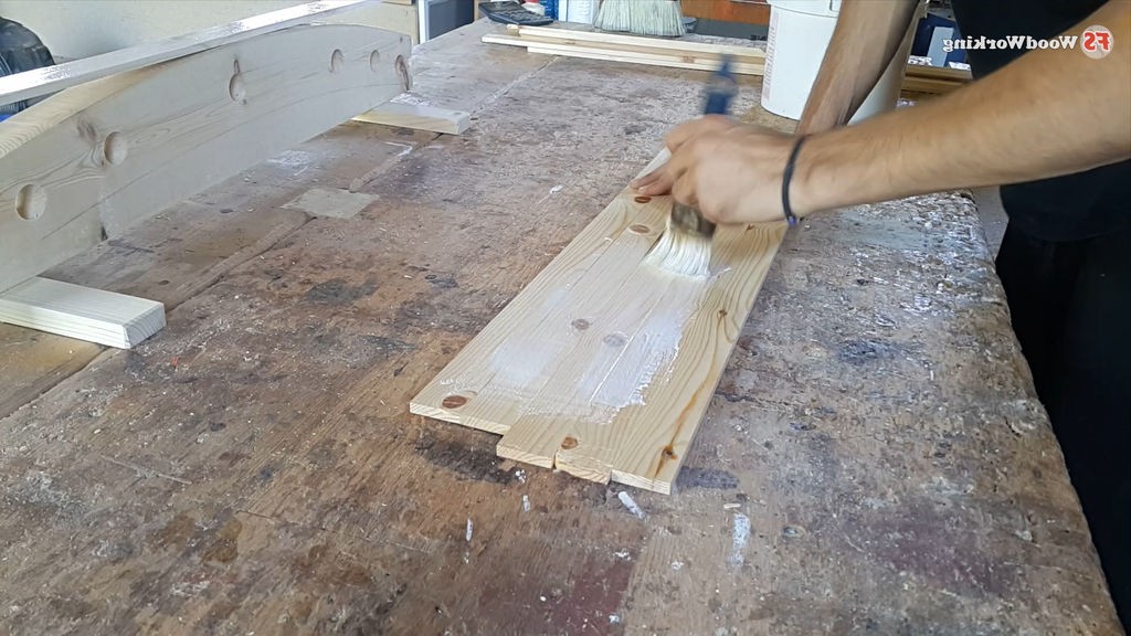 Деревянное кресло-качалка - фото 3