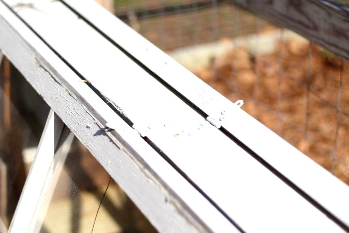 Мини парник из старых окон - фото 2