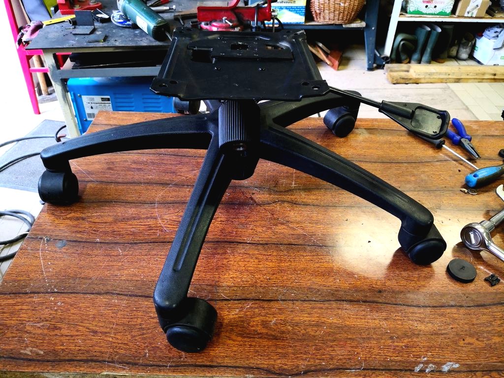 Превратите автокресло в самый крутой офисный стул - фото 12