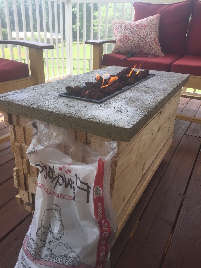 Оригинальный стол с камином в центре - фото 15