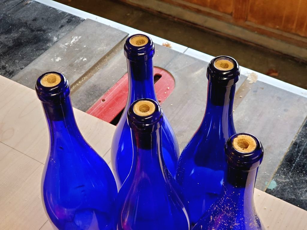 Лампа из винных бутылок - фото 9