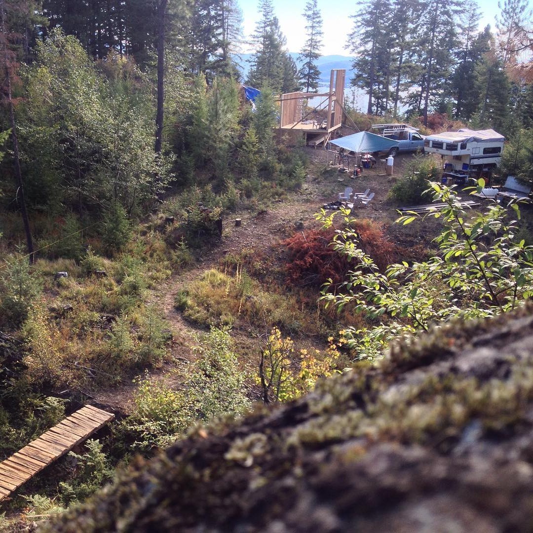 Дом с односкатной крышей в горах - фото 3