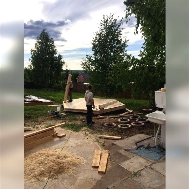 Открытая деревянная беседка для дачи - фото 3