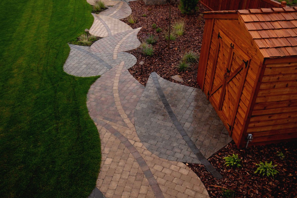 Ландшафтный дизайн участка перед домом - фото 2