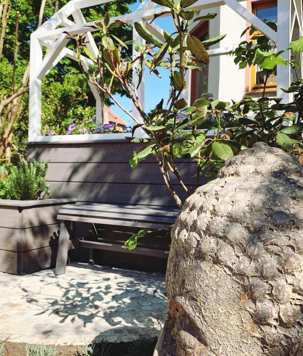 Очень красивая клумба для выращивания цветов - фото 19