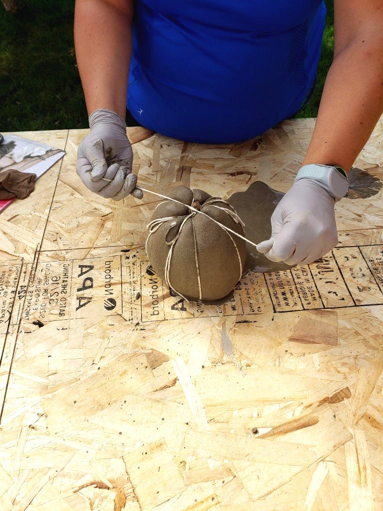 Тыква из цемента своими руками для сада - фото 5