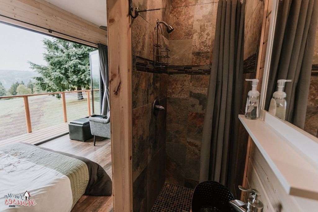 Необычный деревянный дом - фото 9