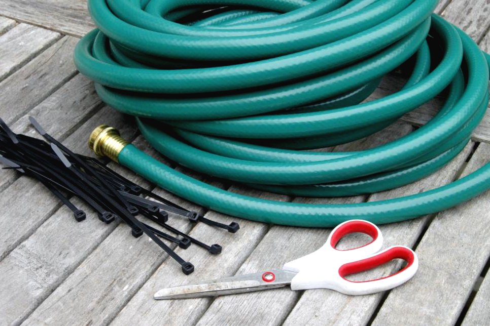 Корзина из старых шлангов - фото 2