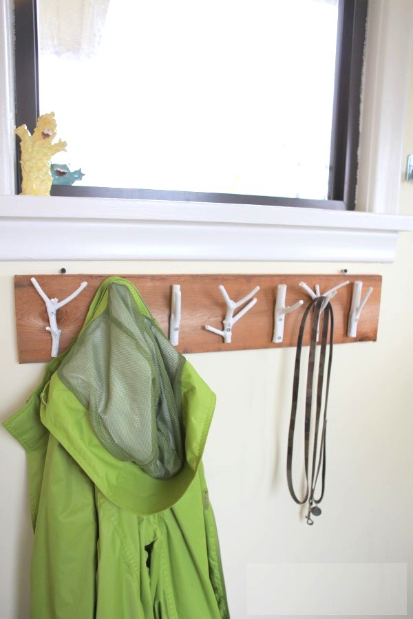 Вешалка из веток - фото 8