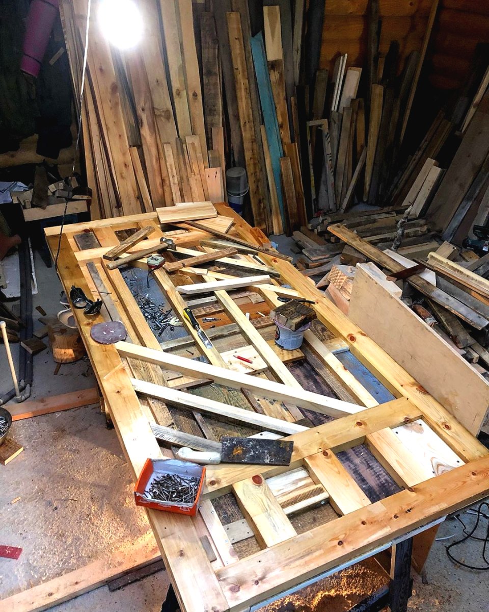 Оригинальные ворота из дерева - фото 9